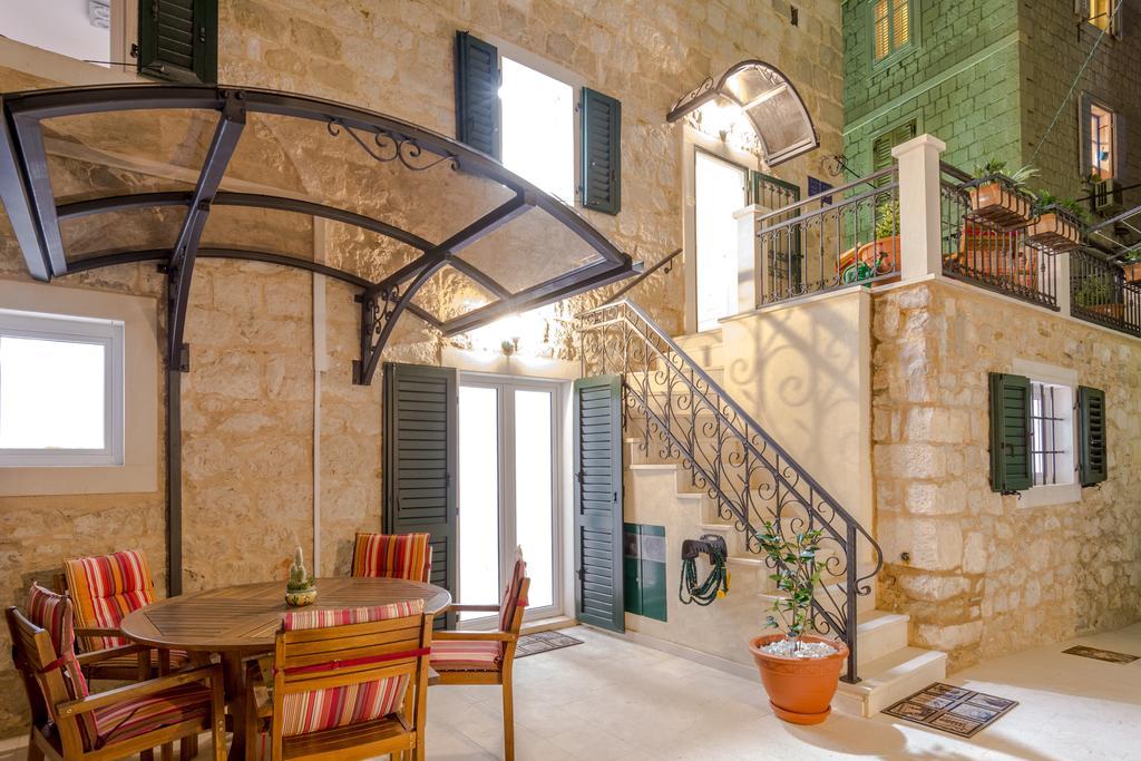 Apartments And Rooms Villa Erede Split Exterior photo