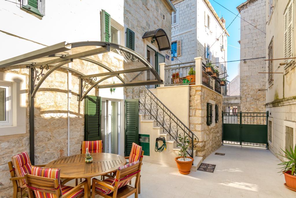 Apartments And Rooms Villa Erede Split Room photo